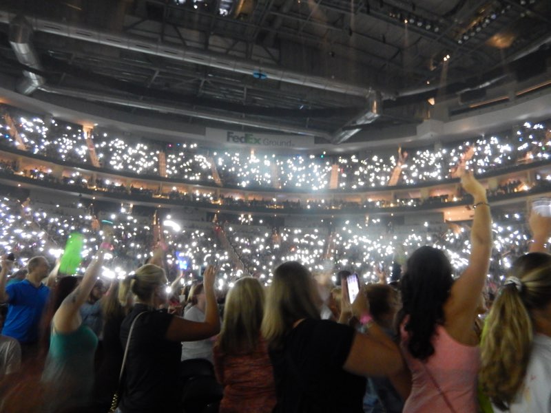 Katy Perry Pittsburgh photo 33